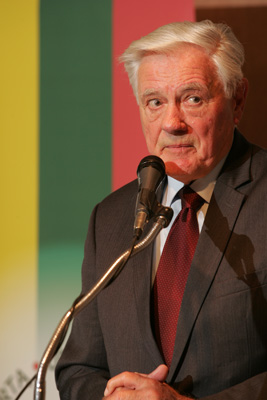 1_prez_ValdasAdamkus